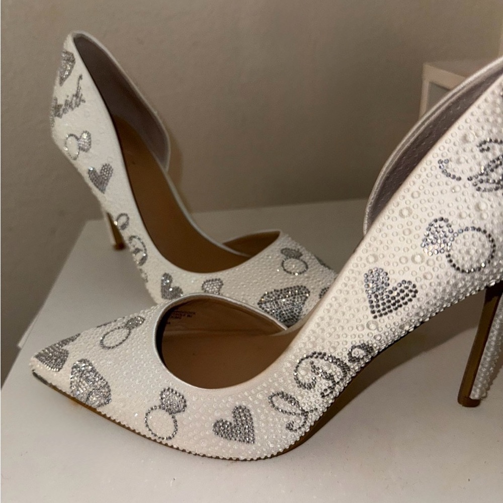 INC International Concepts White and Silver Heart Heels